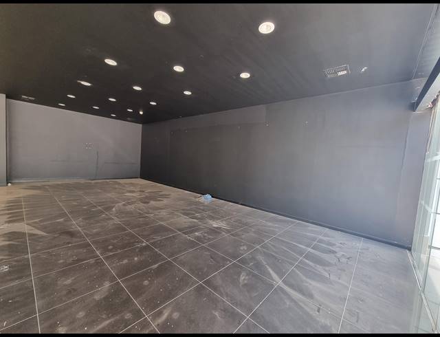 2,982M² SHOWROOM TO LET IN SANDTON CENTRAL